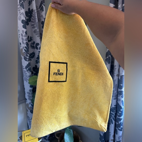 Fendi Salleria Blush Pink Leather Shoulder Bag with dustbag - Picture 17 of 17